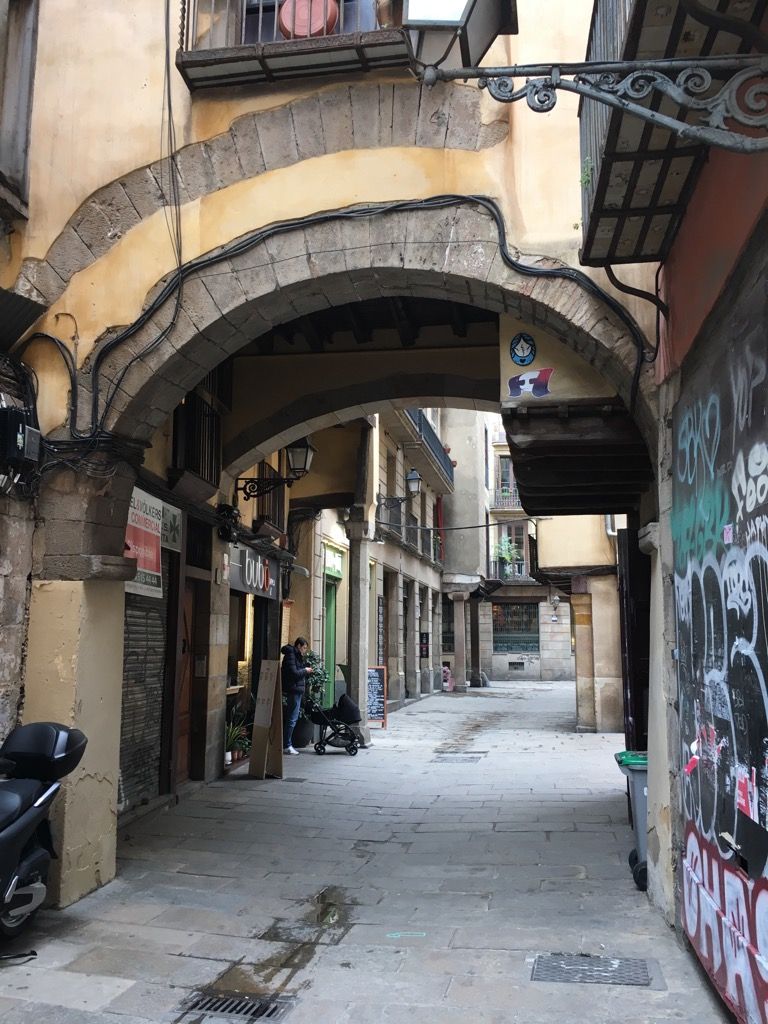 View of Carrer de les Caputxes from Carrer de l’Anisadeta