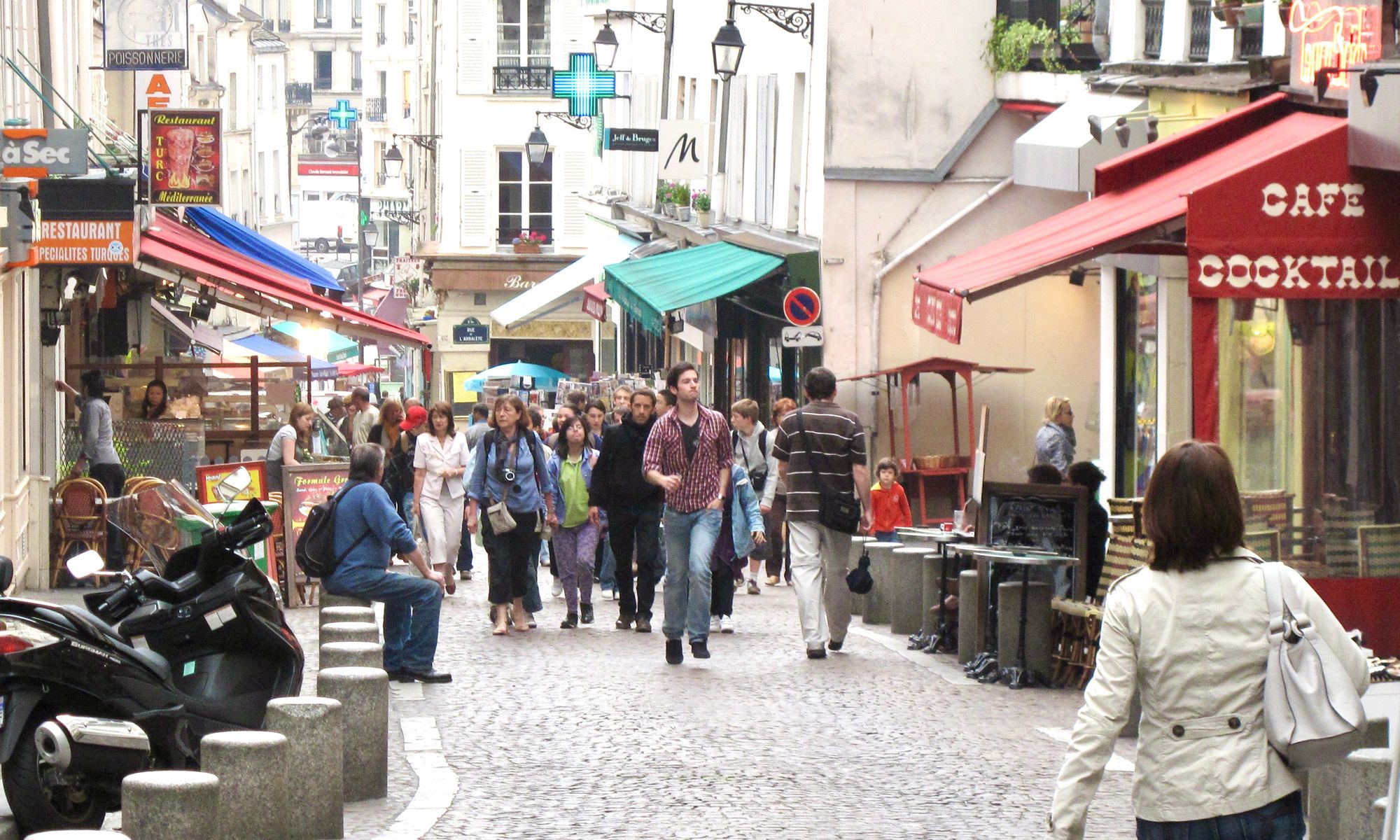 To Save the Planet, Start With the Social Life of Sidewalks