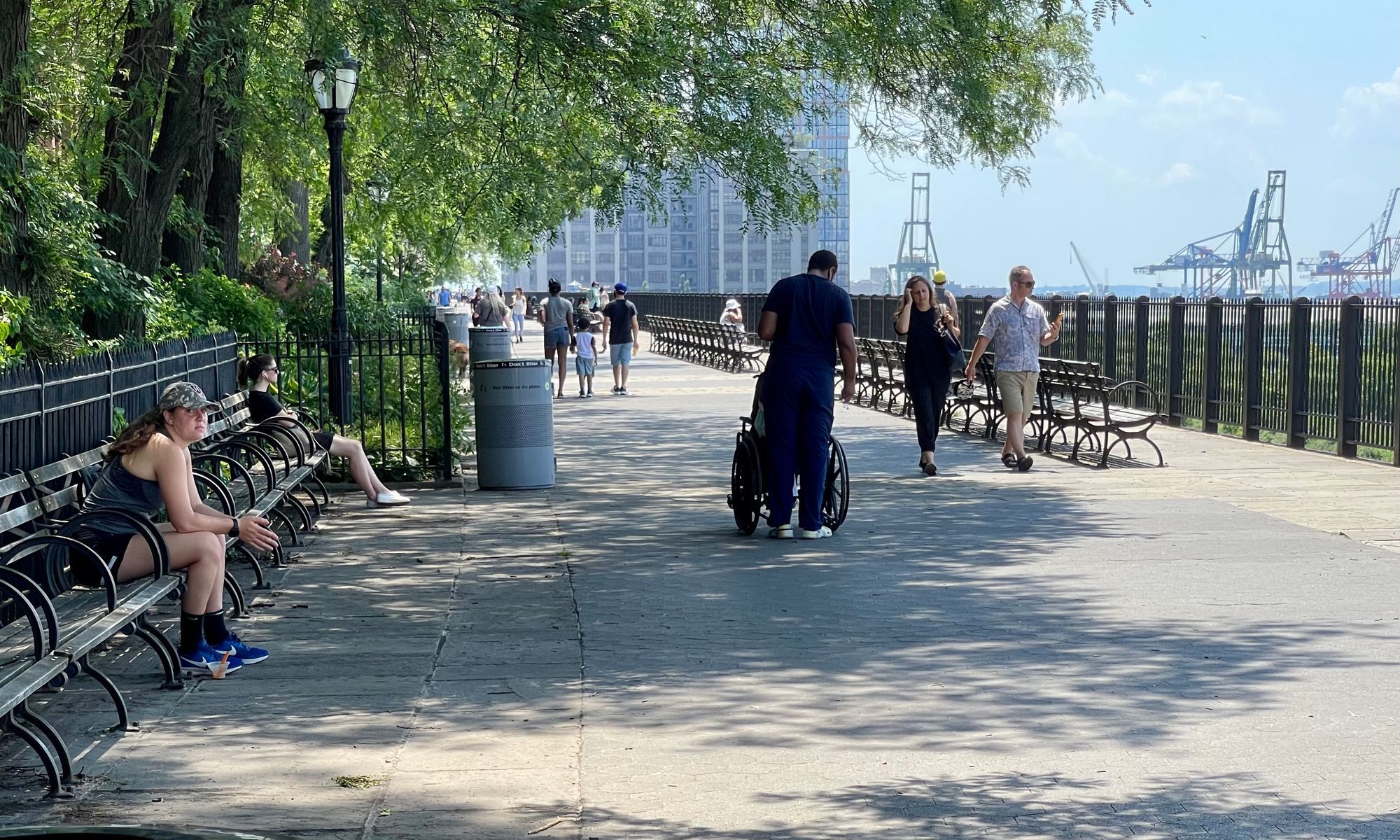 Brooklyn Promenade Social Seating and Cafe/Kiosk